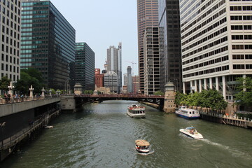 Fototapeta premium Chicago River from Adams Street bridge