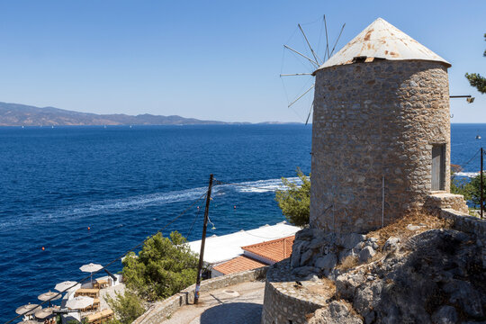 Hydra: Greece&rsquo;s Carfree Idyllic Island 