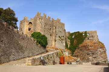 Erice, Sicily (Italy): Venus Castle (Castello di Venere), medieval Norman castle © Walter Cicchetti