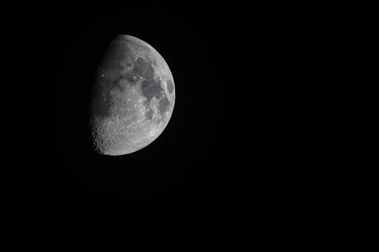Der Mond