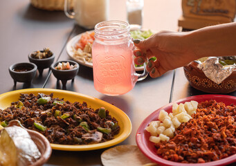 Comida mexicana, tacos de pastor y alambre