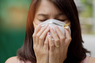 face mask protect, woman wear dust mask
