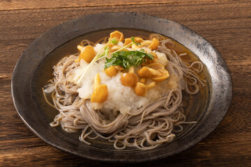冷やしなめこおろし蕎麦