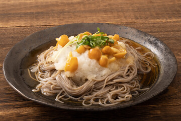 冷やしなめこおろし蕎麦