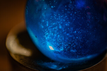 bola de cristal azul universo textura y luz © cafera13