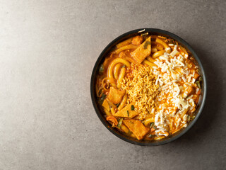  Stir-fried Rice Cake with Ramen Noodles