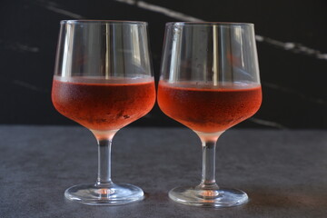 夏に飲みたい、よく冷えたロゼワイン