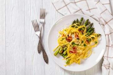roasted asparagus with pasta, cheese, fried bacon