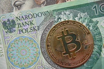 moneta bitcoin i polskie banknoty 