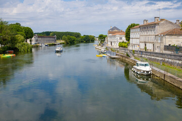 scenic view of Charente river in Jarnac, Charente, Poitou-Charentes, Aquitaine - obrazy, fototapety, plakaty