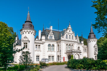 Fototapeta premium Town hall in Jelcz-Laskowice
