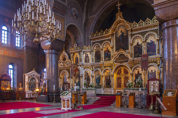 Fototapeta na wymiar Interior of the Uspenski Orthodox Cathedral in Helsinki