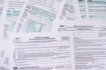 Obraz premium top of the calendar with the date of submission of the declaration of income of citizens.