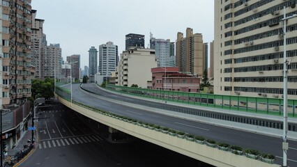 Fototapeta na wymiar Shanghai empty avenue because of lockdown 2022 bridge empty