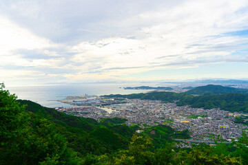 Fototapeta premium 森林公園 雨の森展望台からの眺望