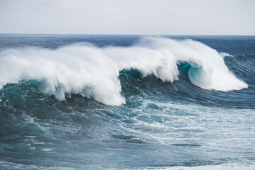 Austral ocean swell - waves crashing on the rocks
