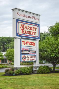 Southgate Plaza Signage - July 3, 2022, Seabrook, New Hampshire, United States