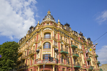 Fototapeta na wymiar Famous Sirotkin's apartment house on Vladimirskaya Street in Kyiv, Ukraine 