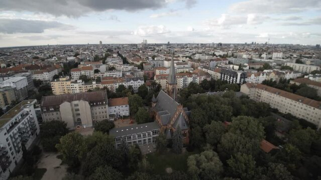 Auenkirche - Berlin Luftbild - Dohnenaufnahme - Drohne &uuml;ber Berlin
