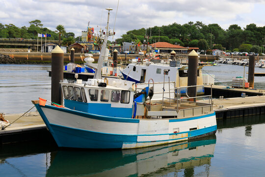 Bateau de pêche à quai