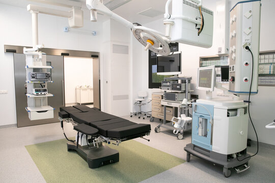 The surgical department, a modern air-conditioned medical module, provides planned and emergency care, performing a wide range of interventions, including laparoscopic and minimally invasive.
