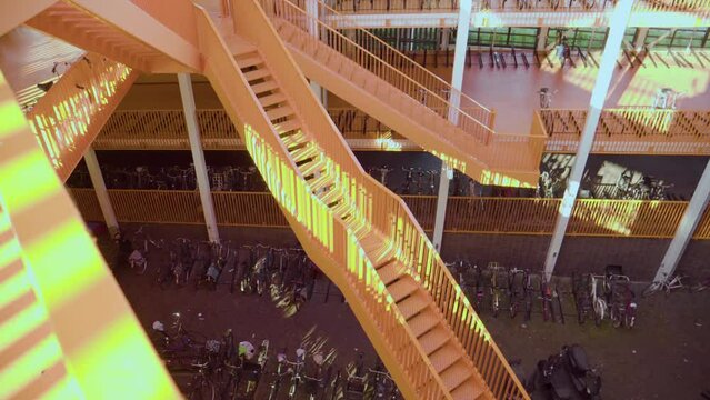 Aparcamiento bicicletas 