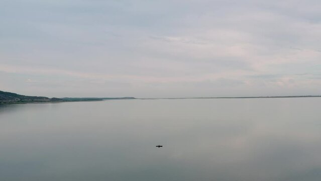 Etang de Salses le Ch&acirc;teau au coucher de soleil