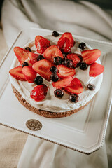 cheesecake with berries