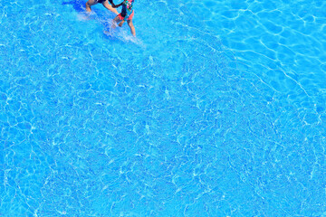 파란 야외 수영장 배경 