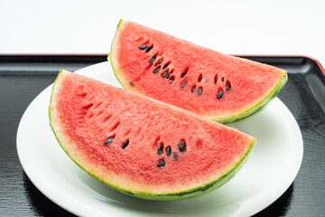 カットしたスイカ