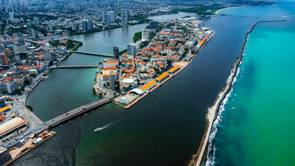 Recife Antigo Pernambuco Marco Zero Centro Histórico Porto Mar Rio Água Canais Pontes Prédios Paisagem Urbana Coral Praça Rio Branco Parque Esculturas Brennand © Pedro