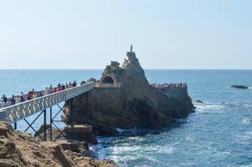 Le rocher de la vierge à Biarritz, sur la côte basque