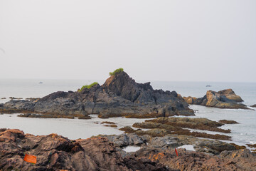 Seascape view filled with rock mountains © Dilipkumar