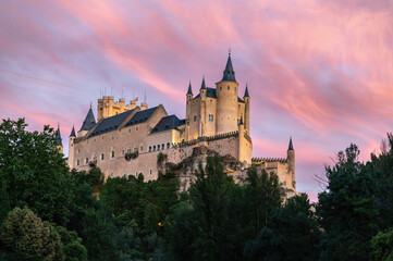 Fototapeta na wymiar The famous Alcazar of Segovia one of the most beautiful castles in the world (Spain)