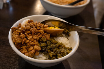 魯肉飯（ルーローハン）