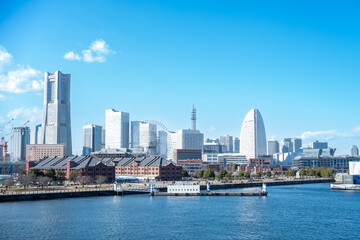 Fototapeta premium 湾岸 ビル街 青空