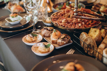 canapé with shrimps