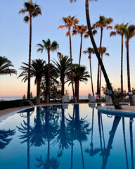 Obraz premium Abendstimmung am Pool