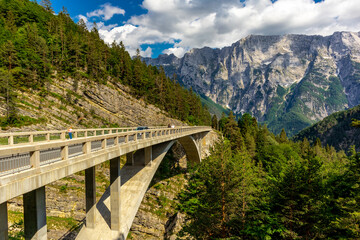 Fototapeta na wymiar Willkommen im wunderschönen Soca Valley mit all seinen Schönheiten - Slowenien