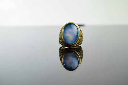 Close up agate brass ring