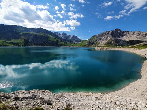Bludenz, &Ouml;sterreich: Der L&uuml;nersee im Sommer