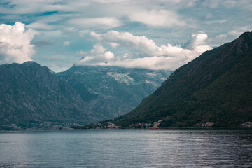 Obraz premium lake and mountains in Perast