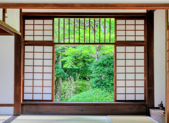 京都、源光庵の迷いの窓