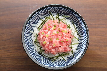 ネギトロ丼　ハイアングル