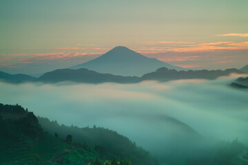 吉原からの雲海の富士山