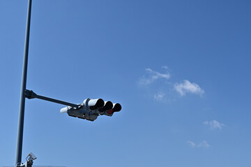 青空と信号機