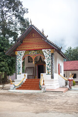 Obraz premium Buddhist temple in Ban Sop Houn village, is a small and peaceful village located on Phadeng mountain in Nong Khiaw district, Laos