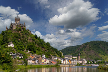 Cochem Rheinland-Pfalz Cochem-Zell Mosel Weinhänge Reichsburg Cochem Enderttor Pinnerkreutz Martinstor Fachwerk Umgebinde Deutschland