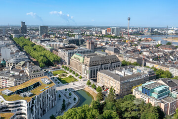 Königsallee in Düsseldorf aus der Vogelperspektive - obrazy, fototapety, plakaty