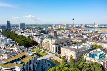 Königsallee in Düsseldorf aus der Vogelperspektive